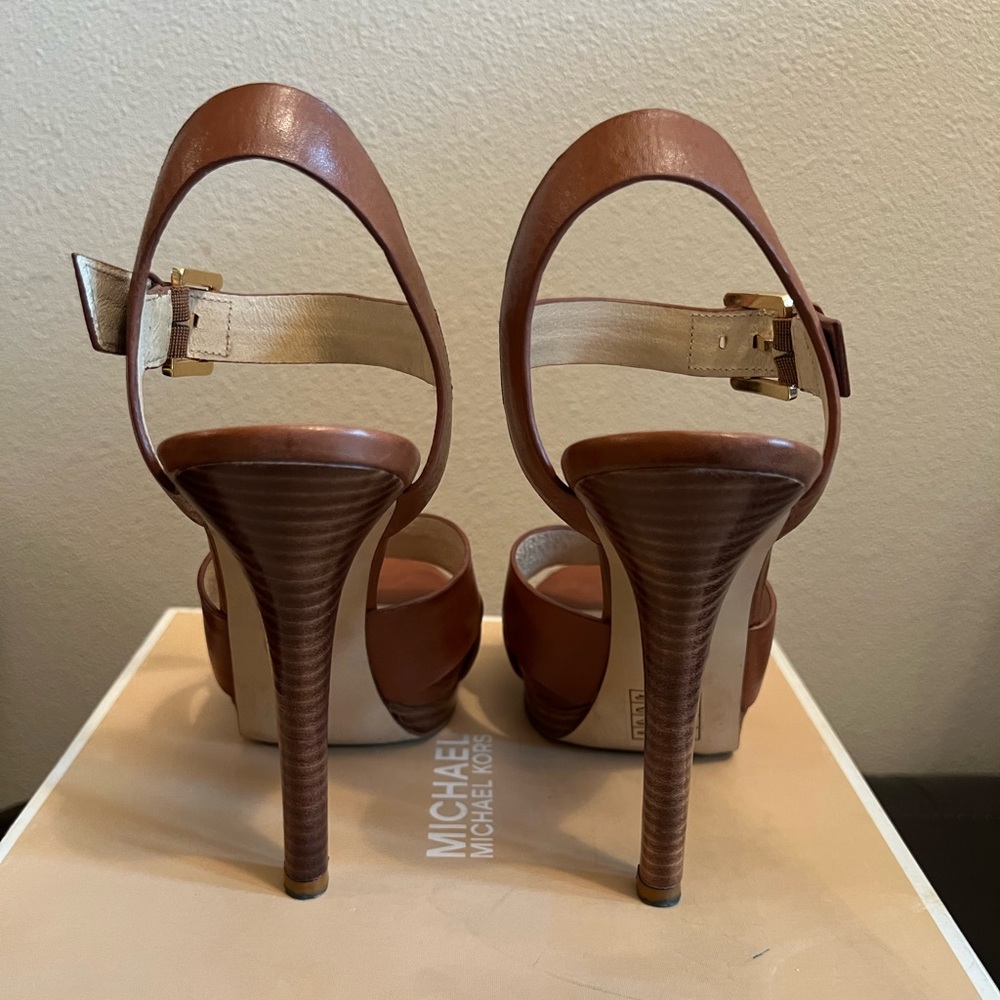 Michael Kors Oksana Sandal - Picture 4 of 4